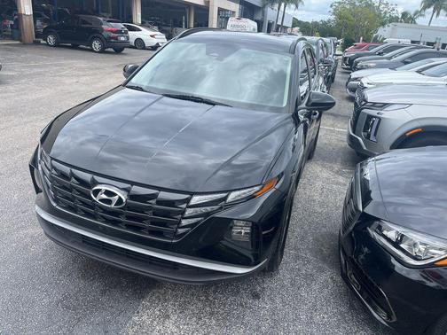 Black Pearl 2024 Hyundai TUCSON SEL
