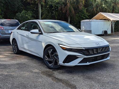2025 Hyundai ELANTRA SEL