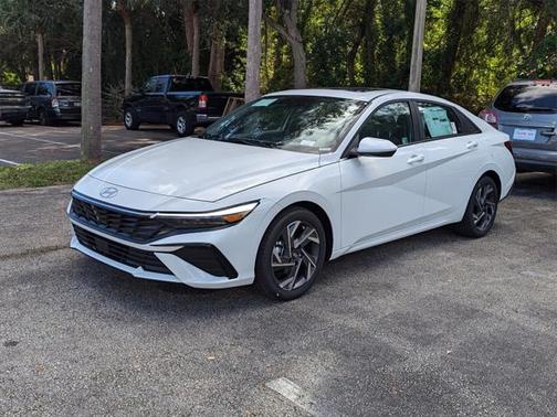2025 Hyundai ELANTRA SEL