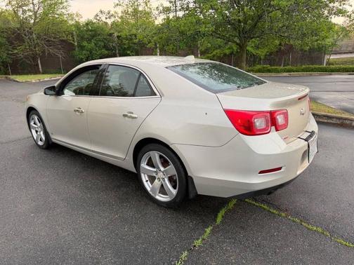 Gold 2014 Chevrolet Malibu 2LZ