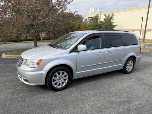 2011 Chrysler Town & Country Touring-L