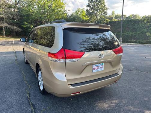 2013 Toyota Sienna LE
