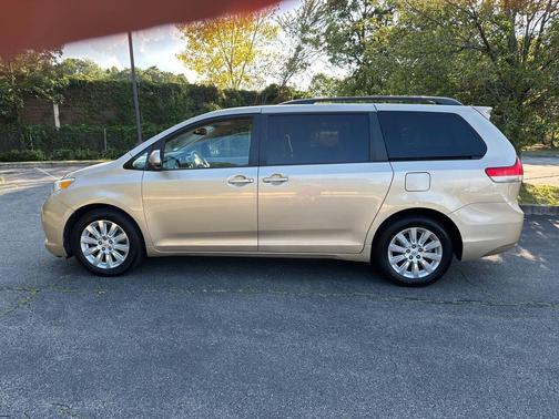 2013 Toyota Sienna LE