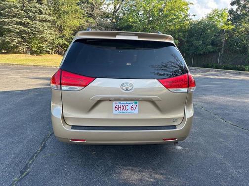 2013 Toyota Sienna LE