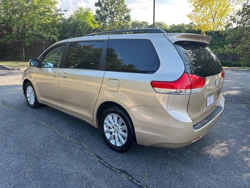 2013 Toyota Sienna LE