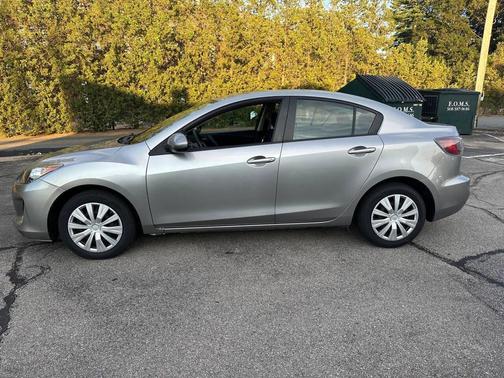 2013 Mazda Mazda3 i Sport