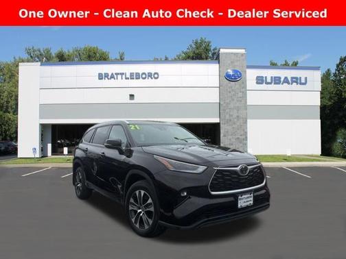 Amber 2021 Toyota Highlander XLE