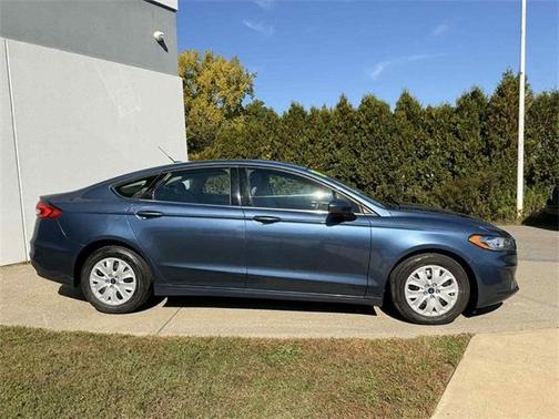 2019 Ford Fusion S