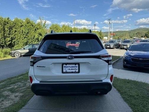 2025 Subaru Forester Premium