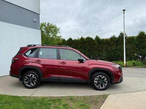 2025 Subaru Forester Base