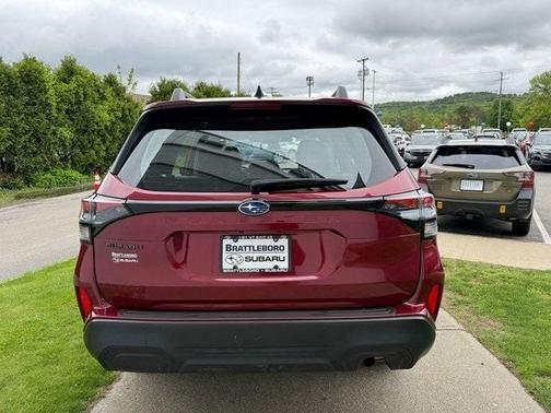 2025 Subaru Forester Base