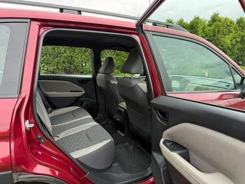 2025 Subaru Forester Base