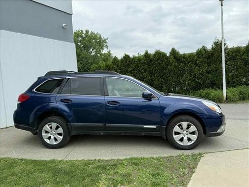 2011 Subaru Outback 2.5i Premium