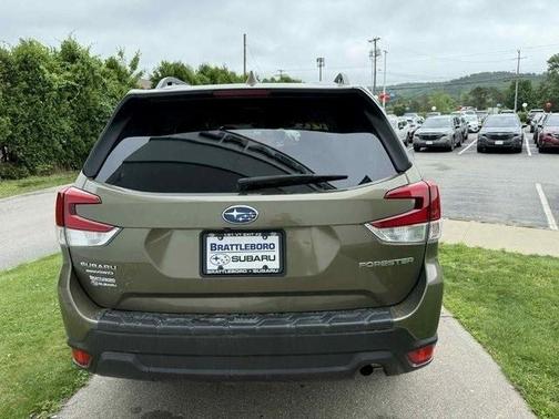 2022 Subaru Forester Premium