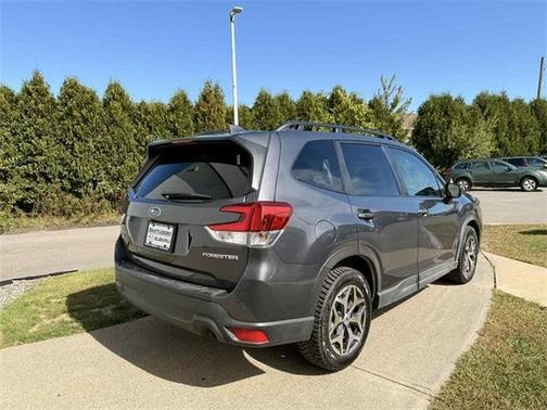 2022 Subaru Forester Premium