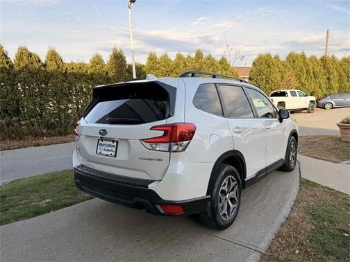 2022 Subaru Forester Premium