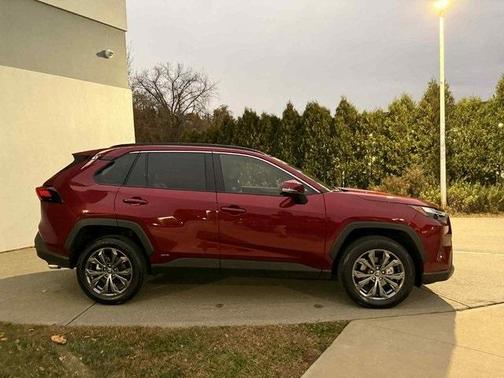 2025 Toyota RAV4 Hybrid XLE Premium