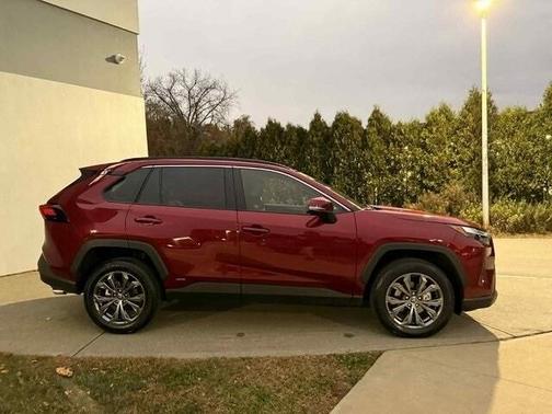 2025 Toyota RAV4 Hybrid XLE Premium