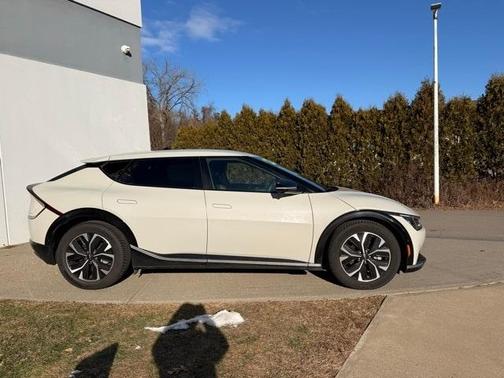 2022 Kia EV6 Wind