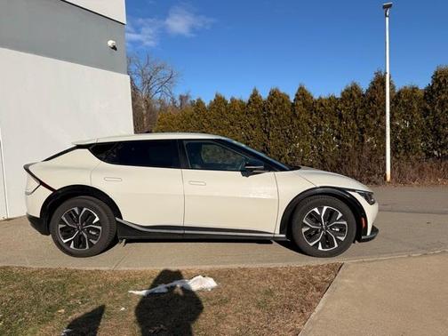 2022 Kia EV6 Wind