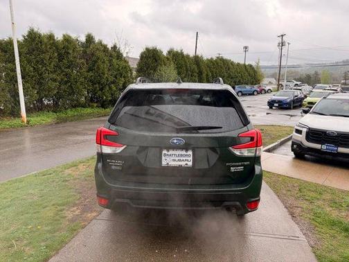 Cascade Green Silica 2023 Subaru Forester Premium