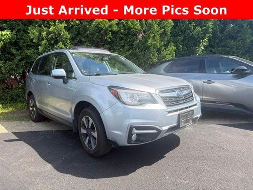 Ice Silver Metallic 2017 Subaru Forester 2.5i Limited