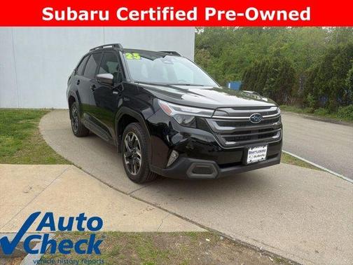 Crystal Black Silica 2025 Subaru Forester Hybrid Limited