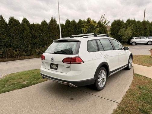 2018 Volkswagen Golf Alltrack TSI S