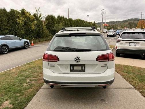 2018 Volkswagen Golf Alltrack TSI S