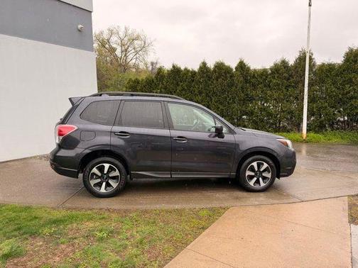 Dark Gray Metallic 2017 Subaru Forester 2.5i Premium
