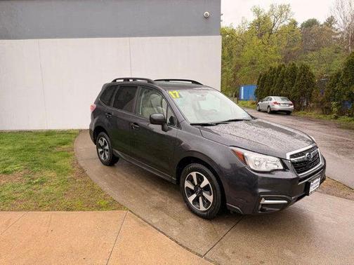 Dark Gray Metallic 2017 Subaru Forester 2.5i Premium