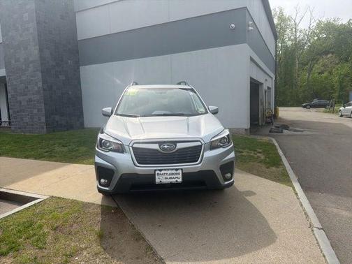 Ice Silver Metallic 2019 Subaru Forester Premium