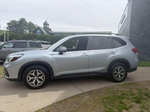 Ice Silver Metallic 2019 Subaru Forester Premium