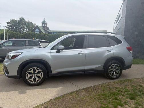 Ice Silver Metallic 2019 Subaru Forester Premium