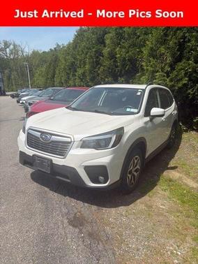 Crystal White Pearl 2021 Subaru Forester Premium