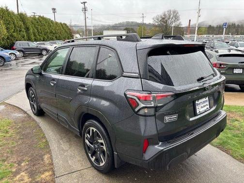 Magnetite Gray Metallic 2025 Subaru Forester Hybrid Limited