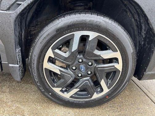 Magnetite Gray Metallic 2025 Subaru Forester Hybrid Limited