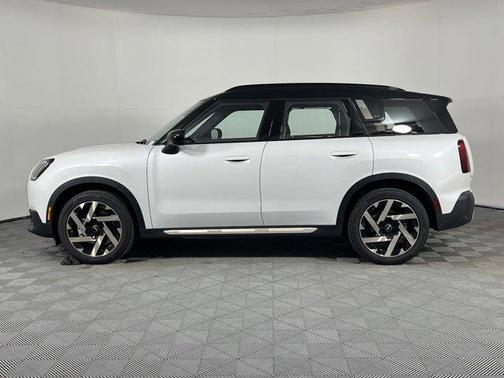 2025 MINI Countryman Base