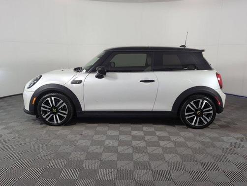 2024 MINI SE Hardtop Cooper