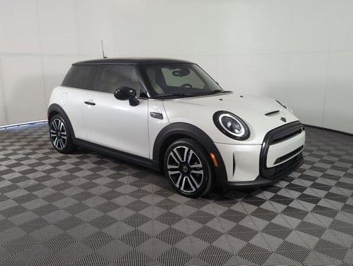 2024 MINI SE Hardtop Cooper