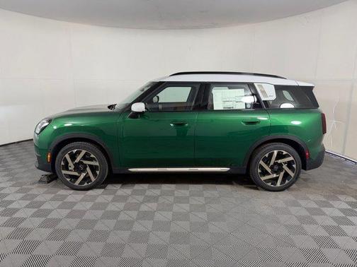British Racing Green IV Metallic 2027 MINI Countryman S