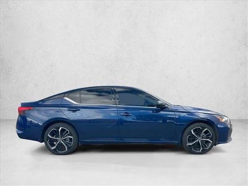 2023 Nissan Altima SR Intelligent AWD