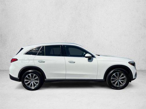 Polar White 2026 Mercedes-Benz GLC 300 4MATIC