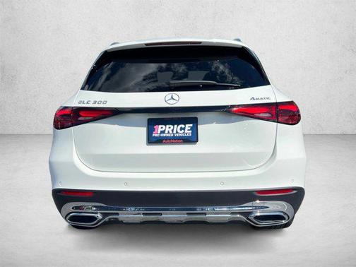Polar White 2026 Mercedes-Benz GLC 300 4MATIC