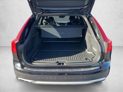 2018 Volvo V90 Cross Country T5