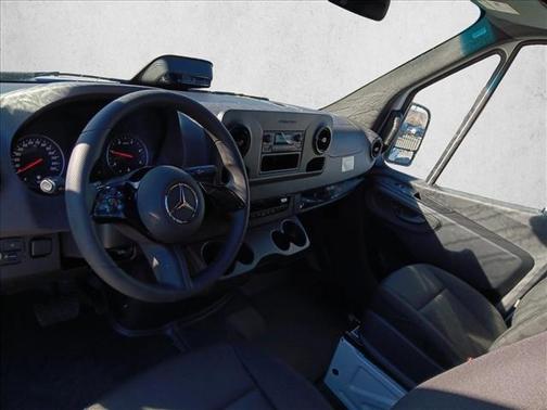 2025 Mercedes-Benz Sprinter 2500 Standard Roof