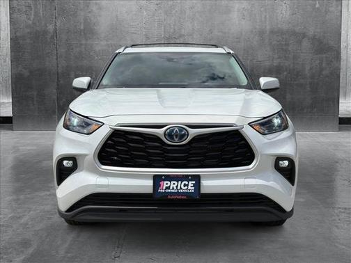 2022 Toyota Highlander Hybrid XLE