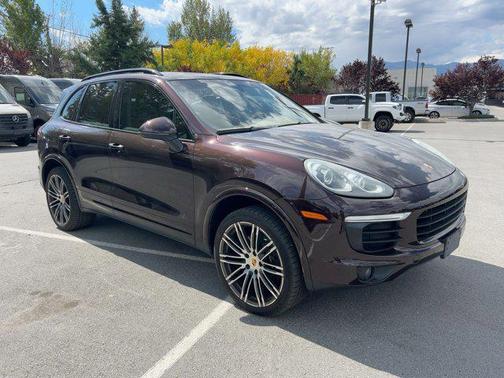 2017 Porsche Cayenne Platinum Edition