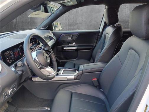2025 Mercedes-Benz GLB 250 4MATIC