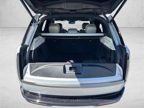 2023 Land Rover Range Rover P530 SE
